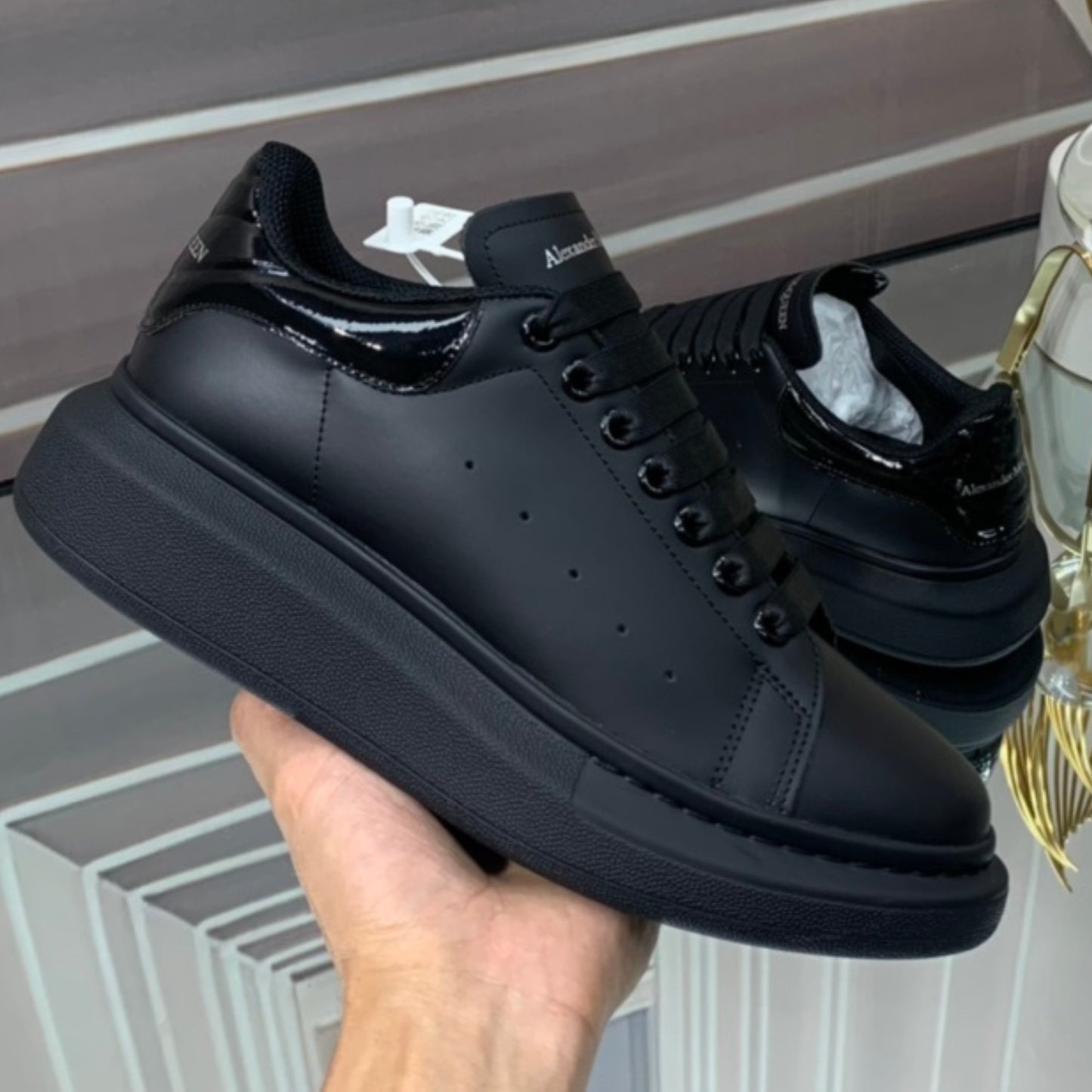 Tênis A Mcq Oversized Couro Preto #1