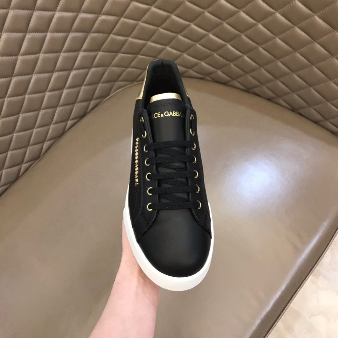 Tenis DG Portofino Couro Liso Preto com Dourado