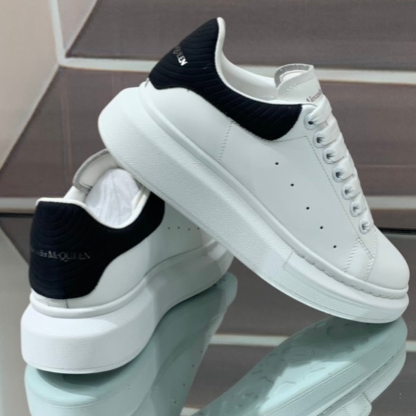 Tênis A Mcq Oversized Couro Branco #4