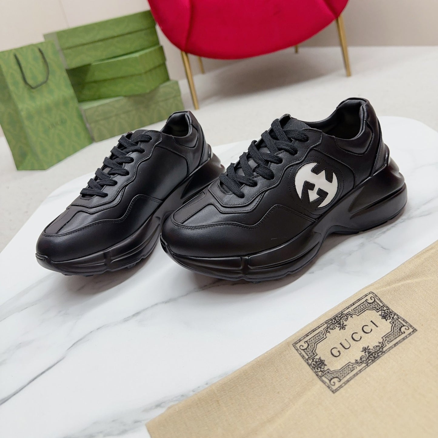 Tenis GG Rhyton Preto Com Logo Branco