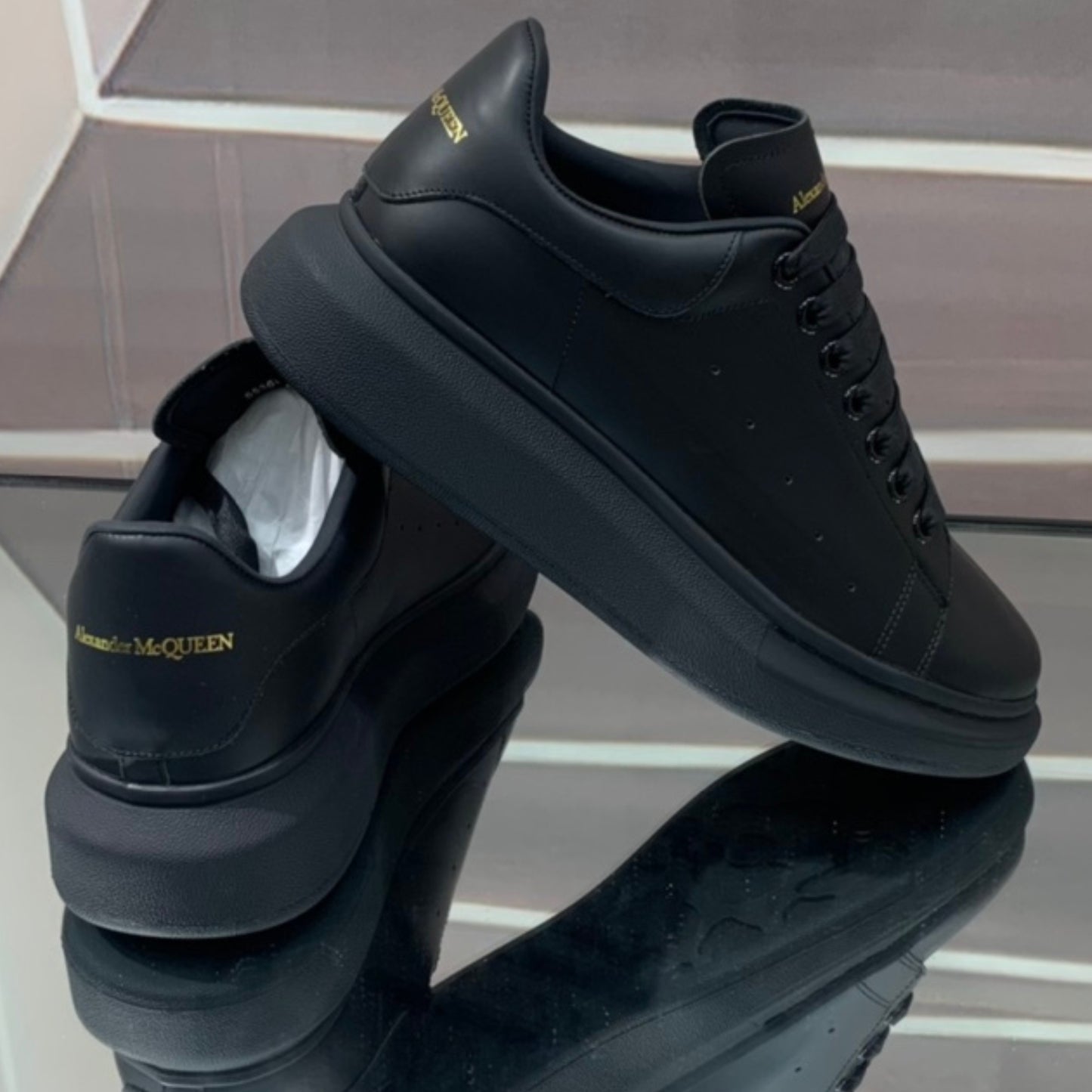 Tênis A Mcq Oversized Couro Preto #3