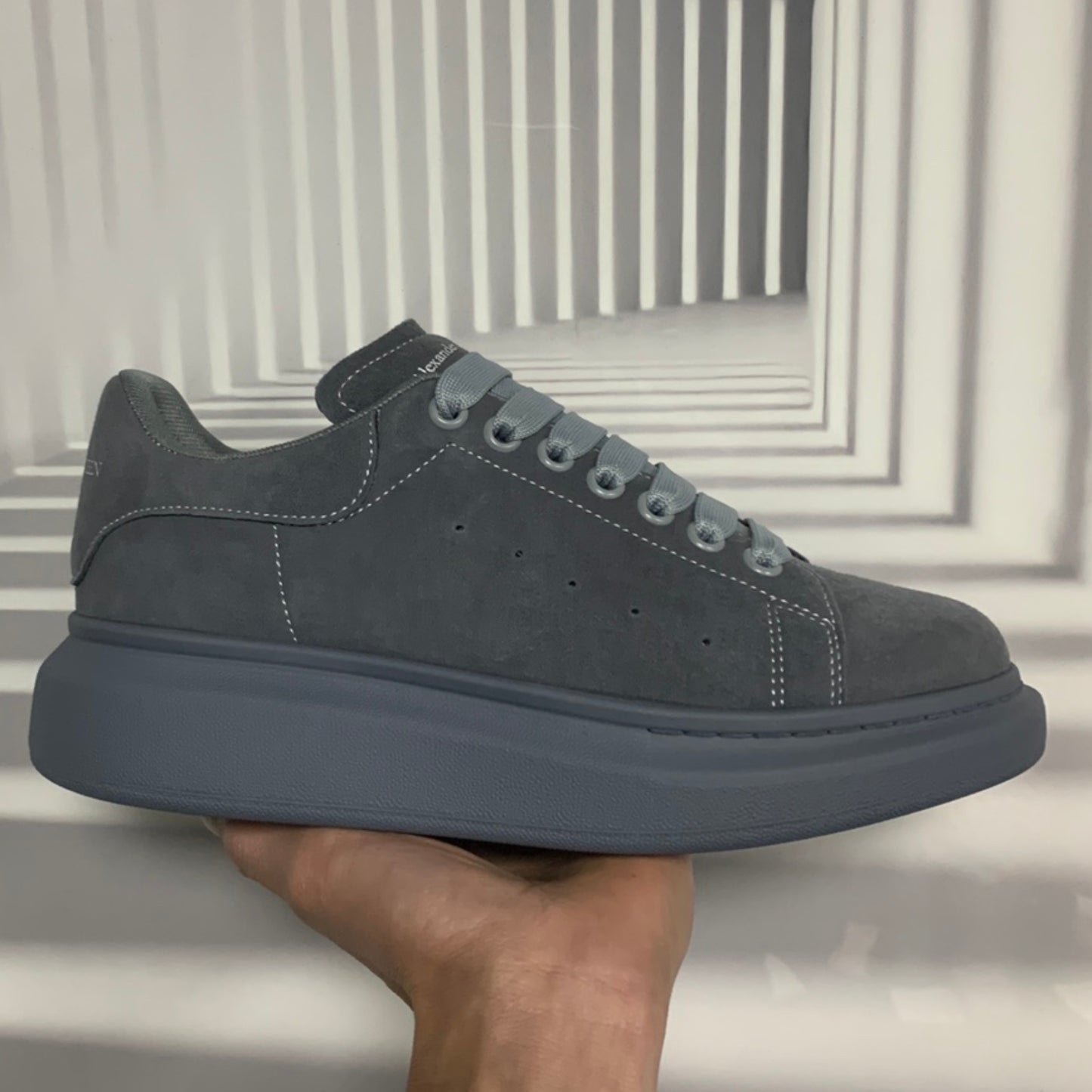 Tênis A Mcq Oversized Couro Cinza