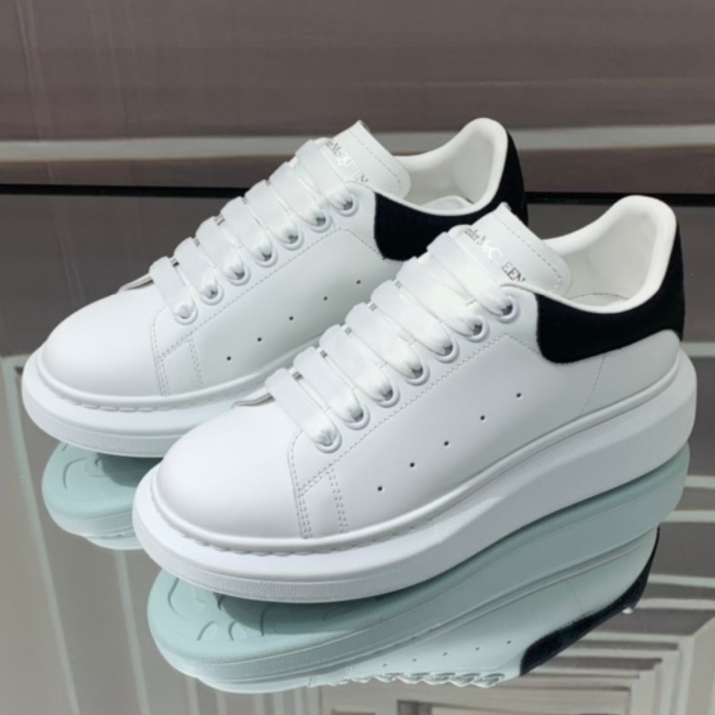 Tênis A Mcq Oversized Couro Branco #4