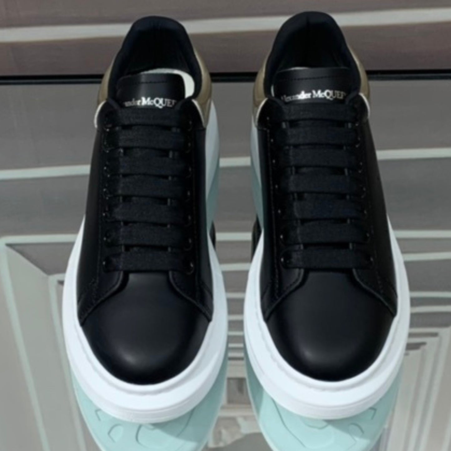 Tênis A Mcq Oversized Couro Preto #2