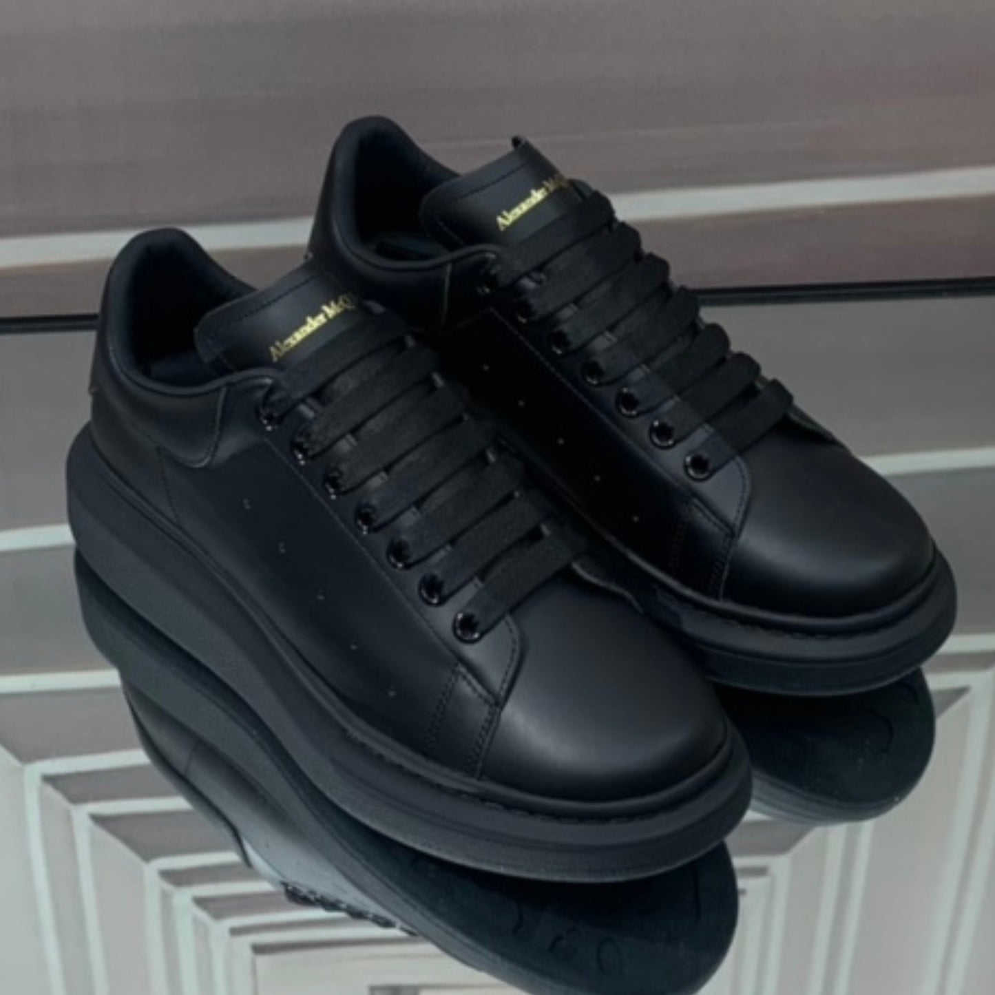 Tênis A Mcq Oversized Couro Preto #3