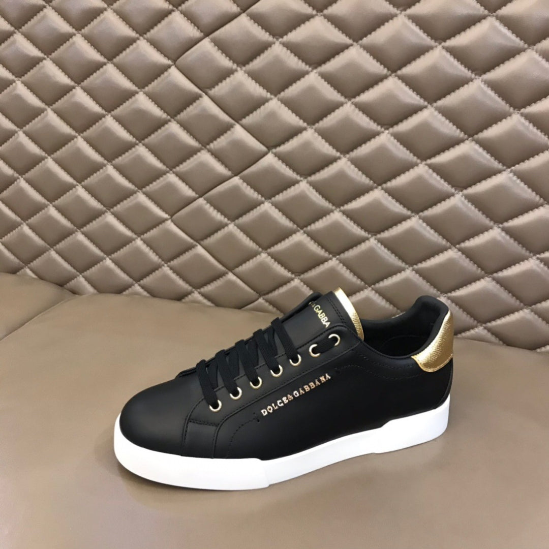 Tenis DG Portofino Couro Liso Preto com Dourado