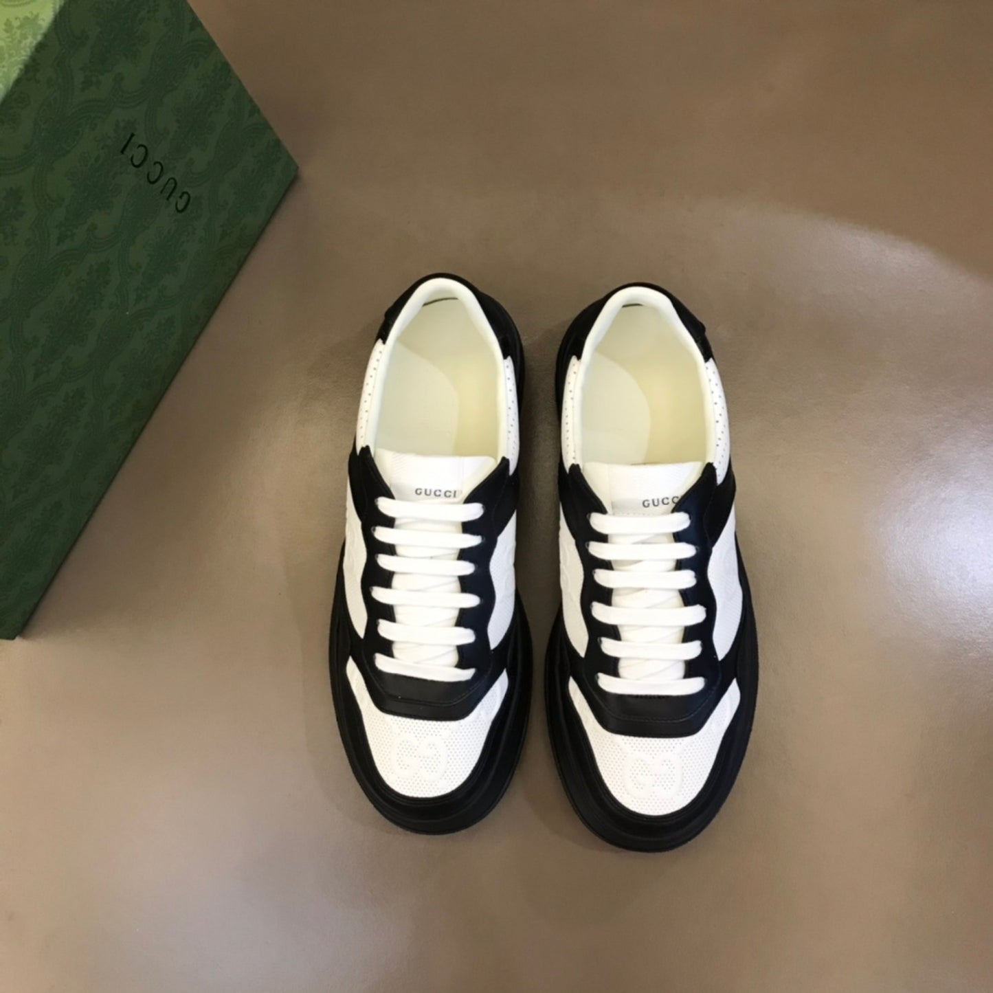 Tenis GG Supreme Preto e Branco