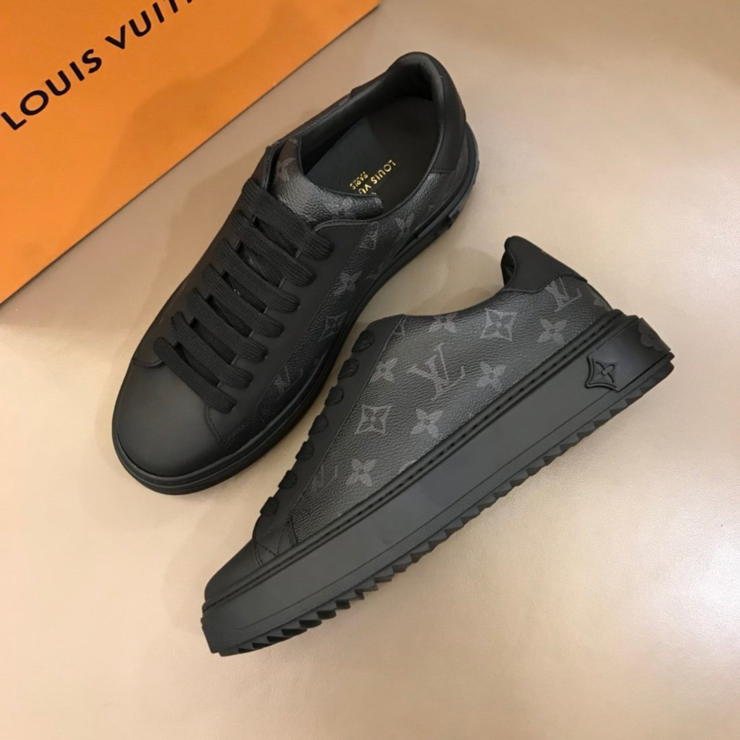 Tênis LV Time Out Preto