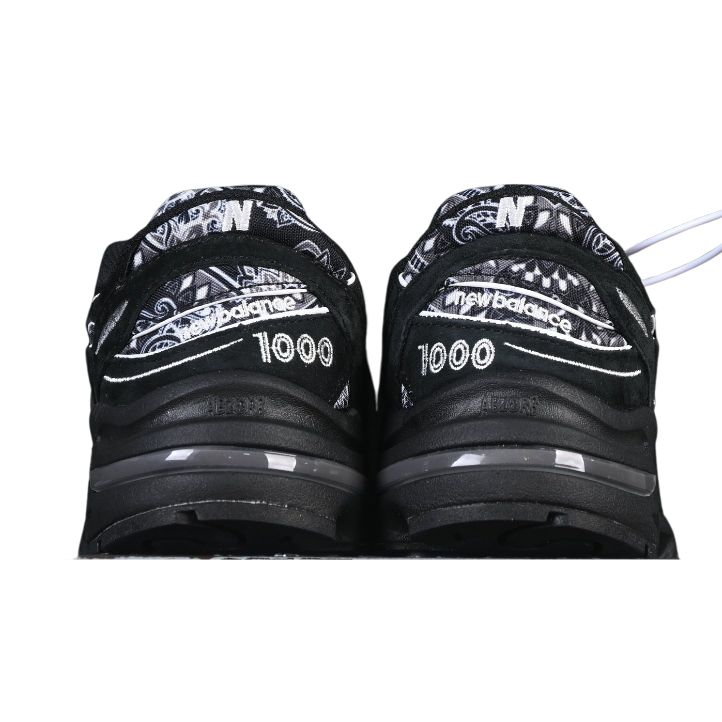 Tênis NB 1000 Camurça Preto detalhes Branco