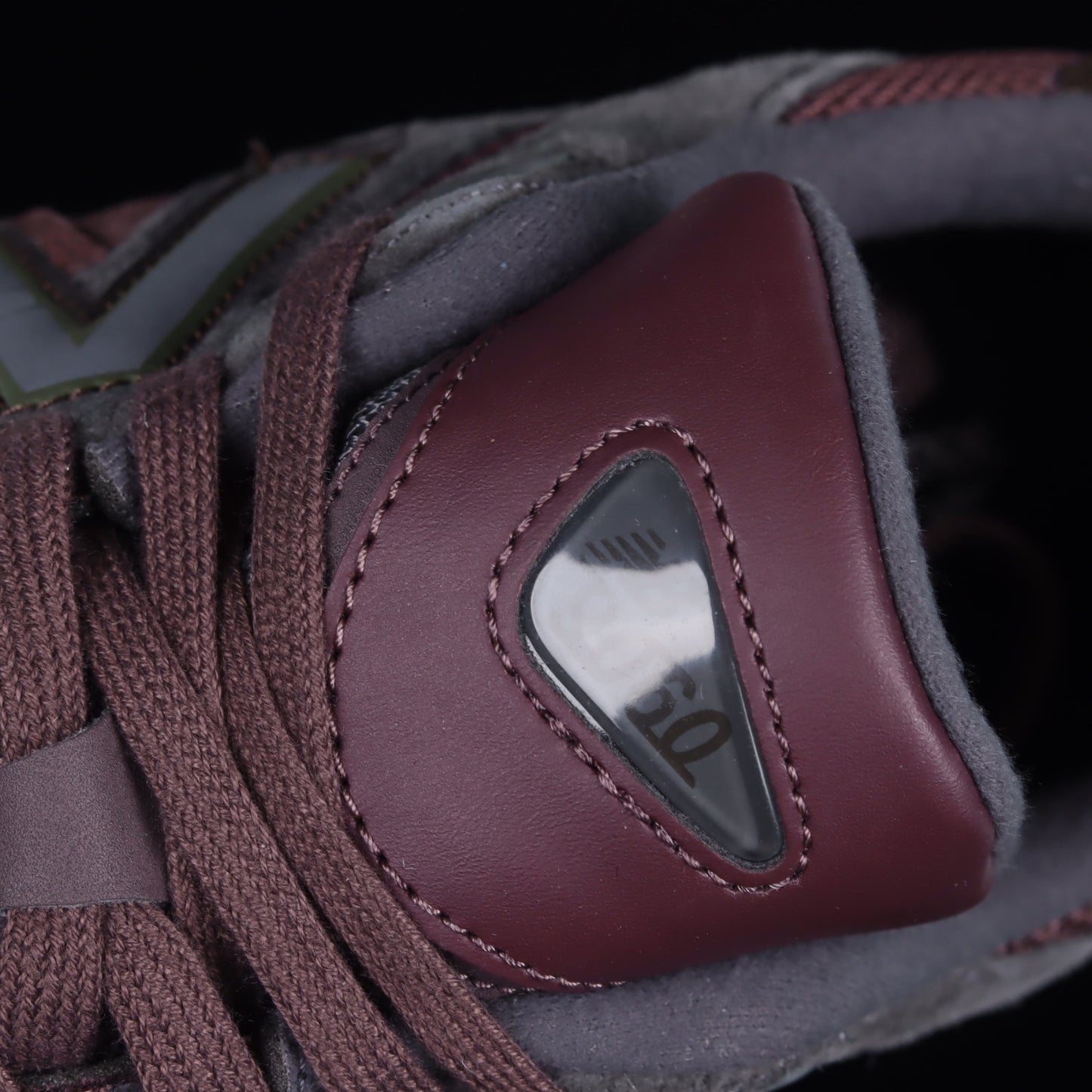 Tênis NB 9060 Camurça Vinho com cinza