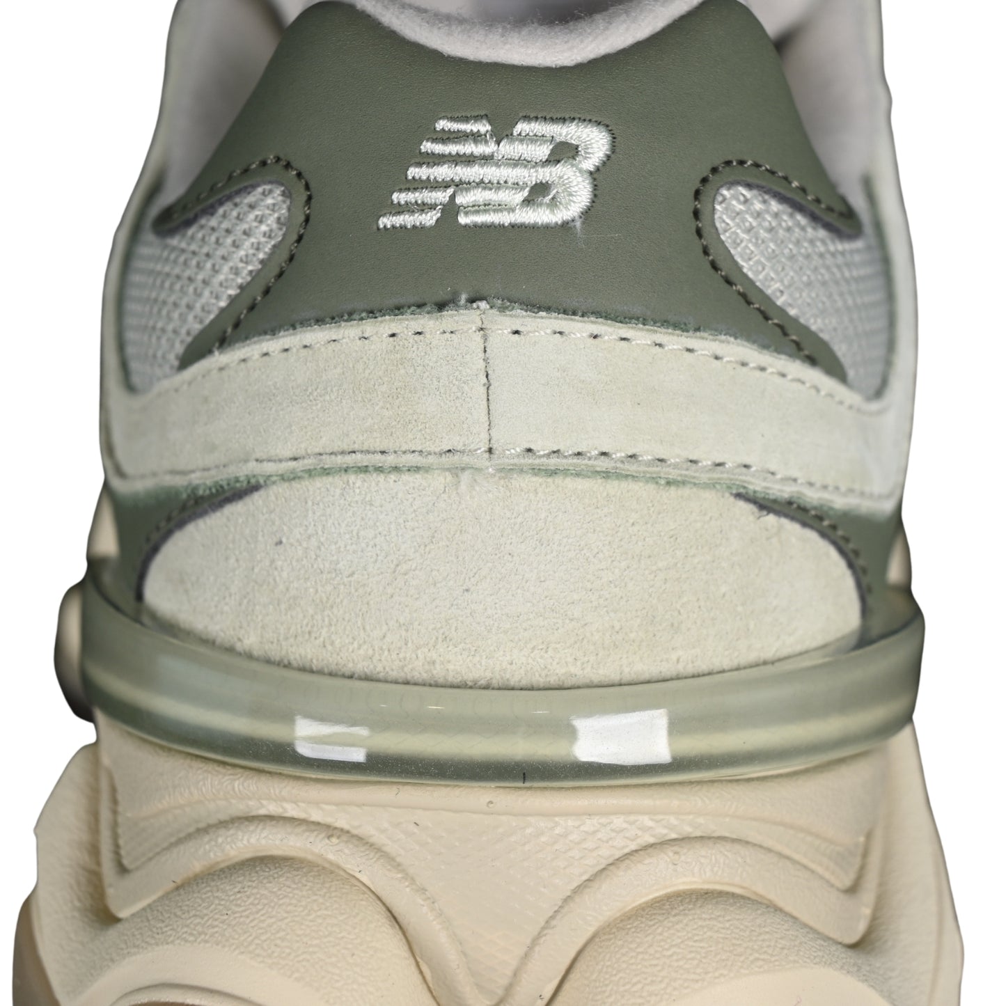 Tênis NB 9060 Camurça Cinza Claro com bege