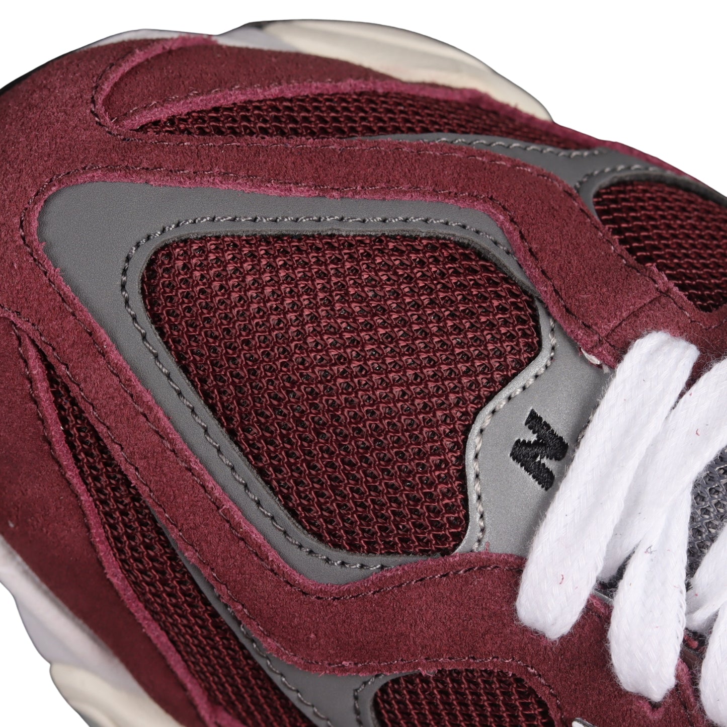 Tênis NB 9060 Camurça Vermelho com azul escuro e Off White