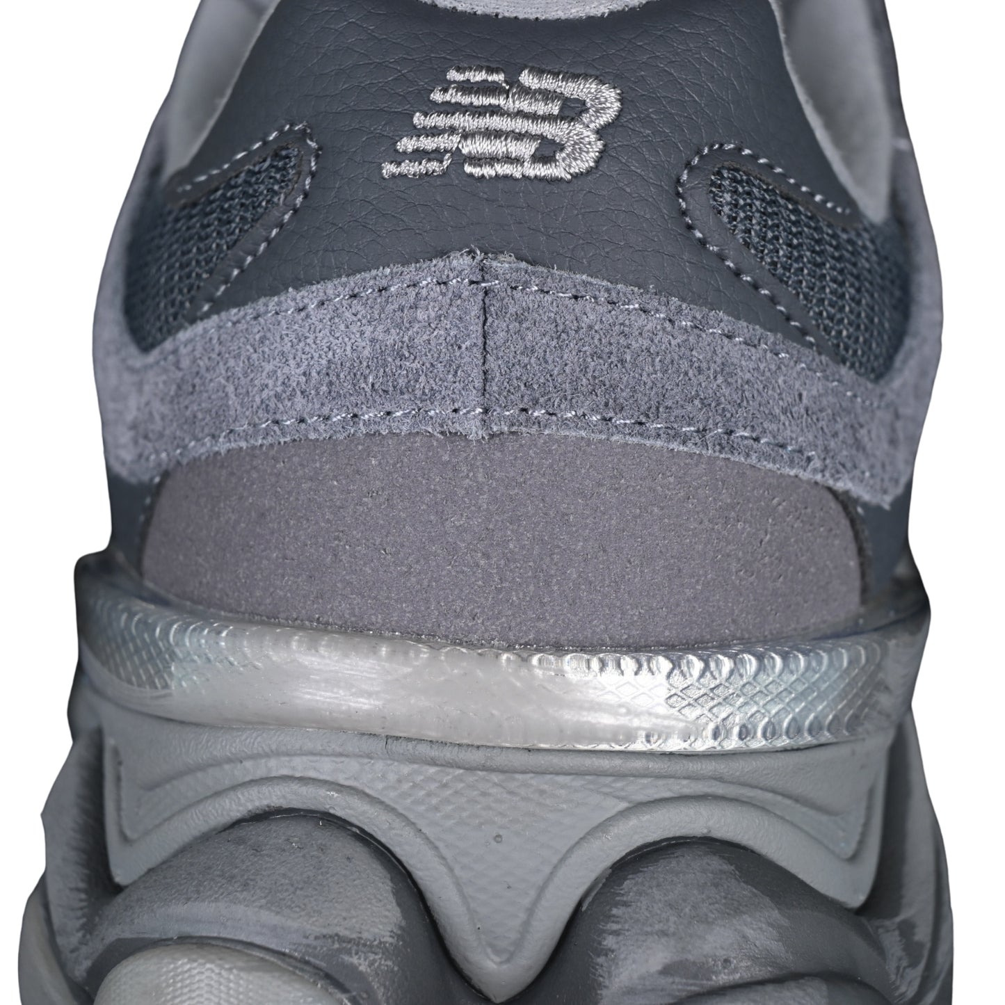 Tênis NB 9060 Camurça Cinza Escuro e Cinza Claro