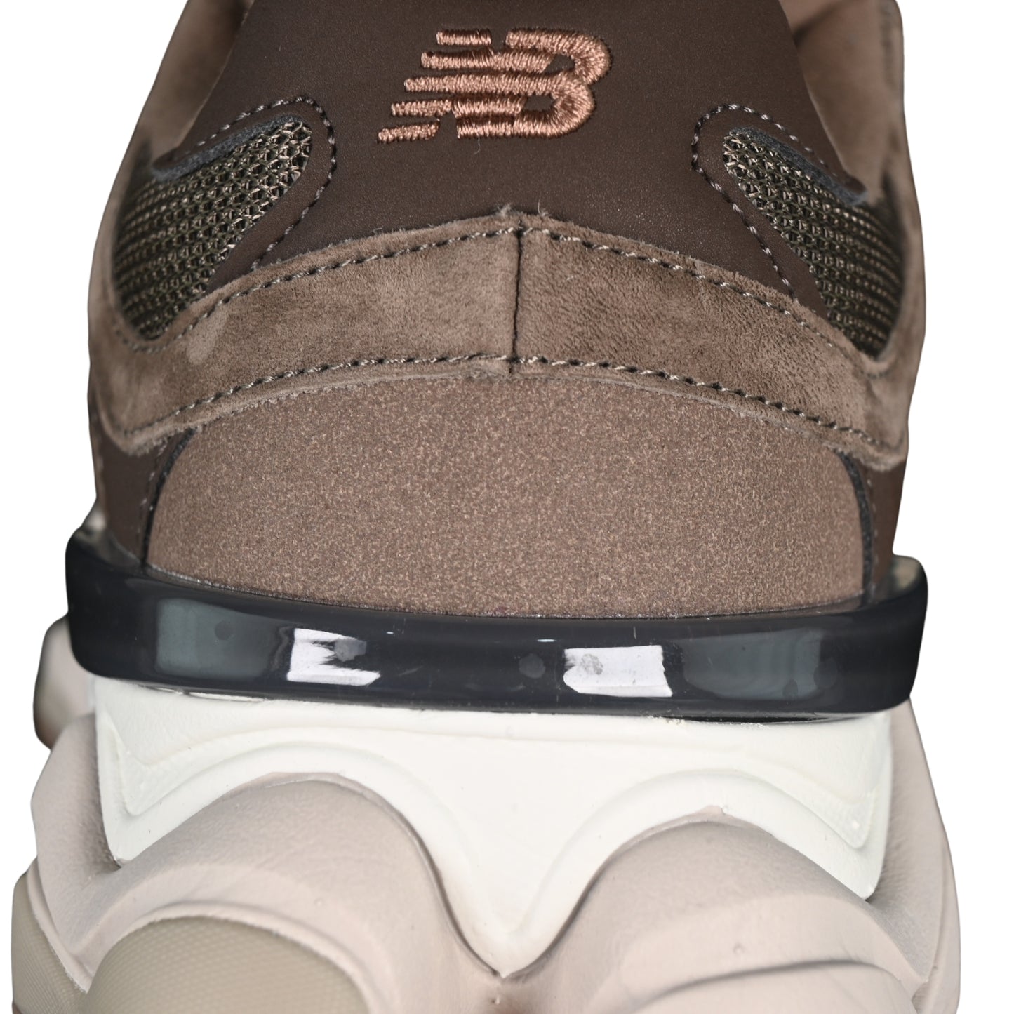 Tênis NB 9060 Camurça Marrom com Bege