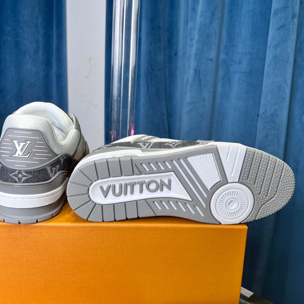 Sneaker LV Trainer Cinza