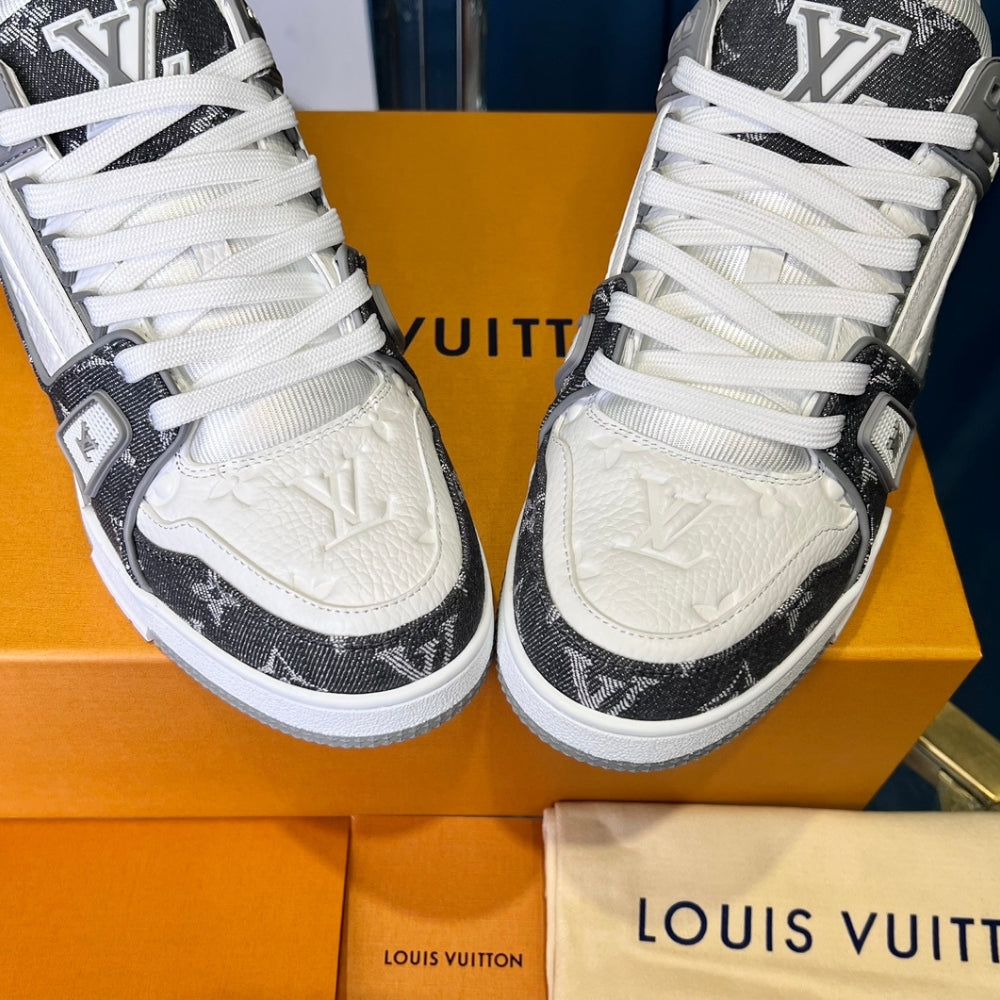 Sneaker LV Trainer Cinza