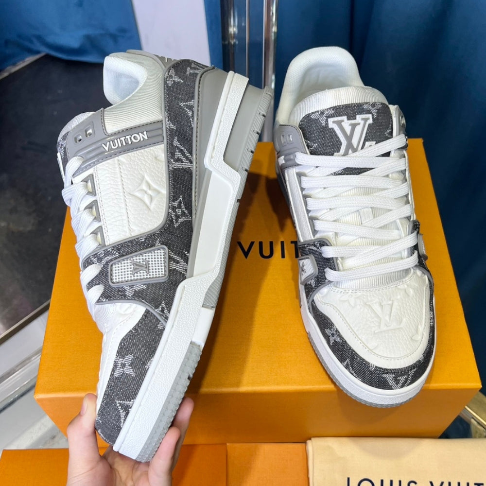 Sneaker LV Trainer Cinza