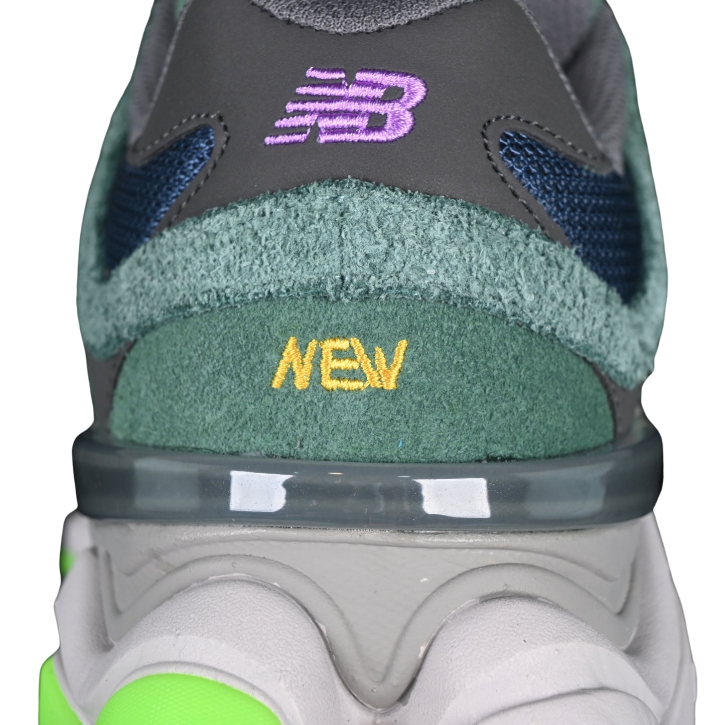 Tênis NB 9060 Camurça Verde Branco Lilás e Azul