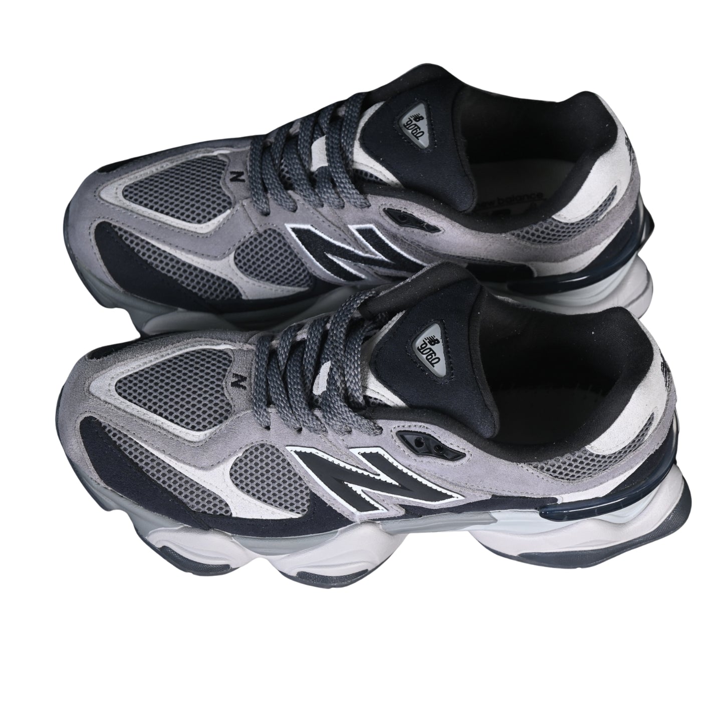 Tênis NB 9060 Camurça Cinza Claro e Cinza escuro