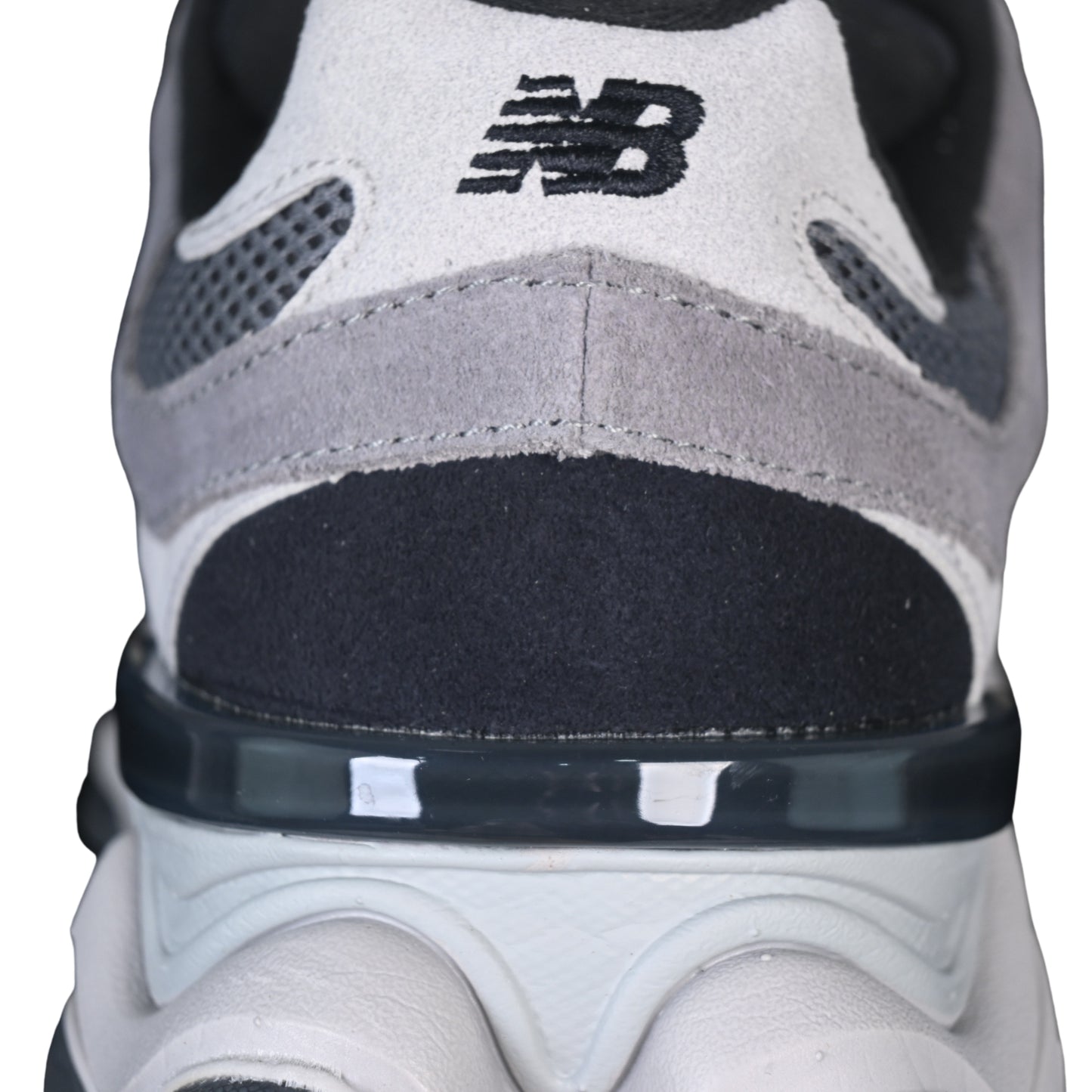 Tênis NB 9060 Camurça Cinza Claro e Cinza escuro