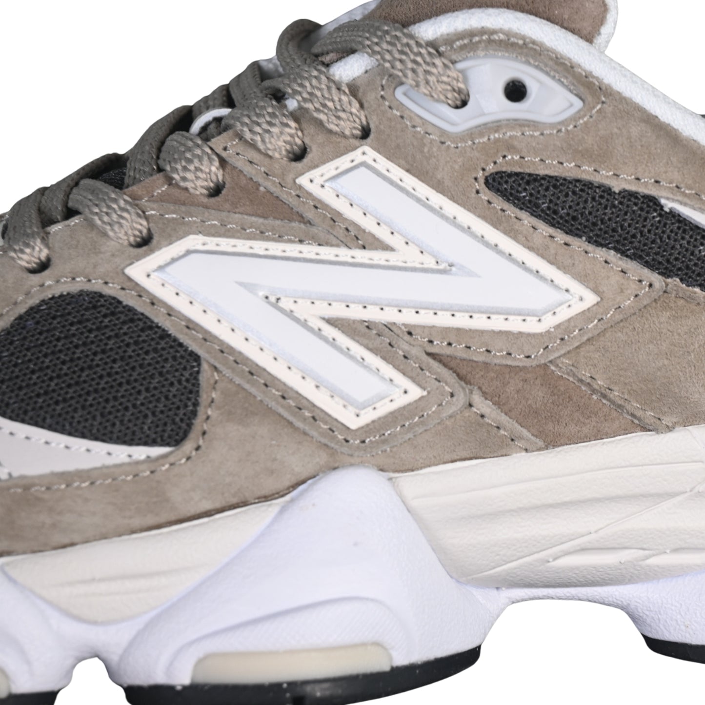 Tênis NB 9060 Camurça Marrom claro com Preto e Bege