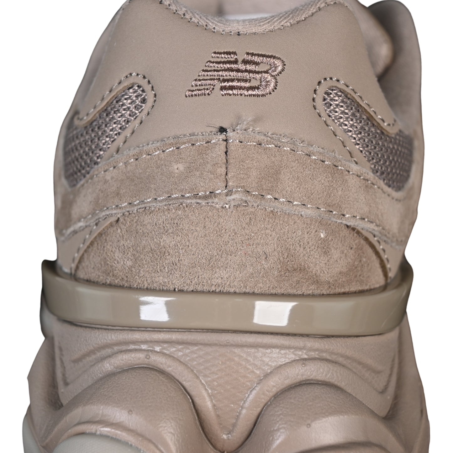 Tênis NB 9060 Camurça Marrom claro