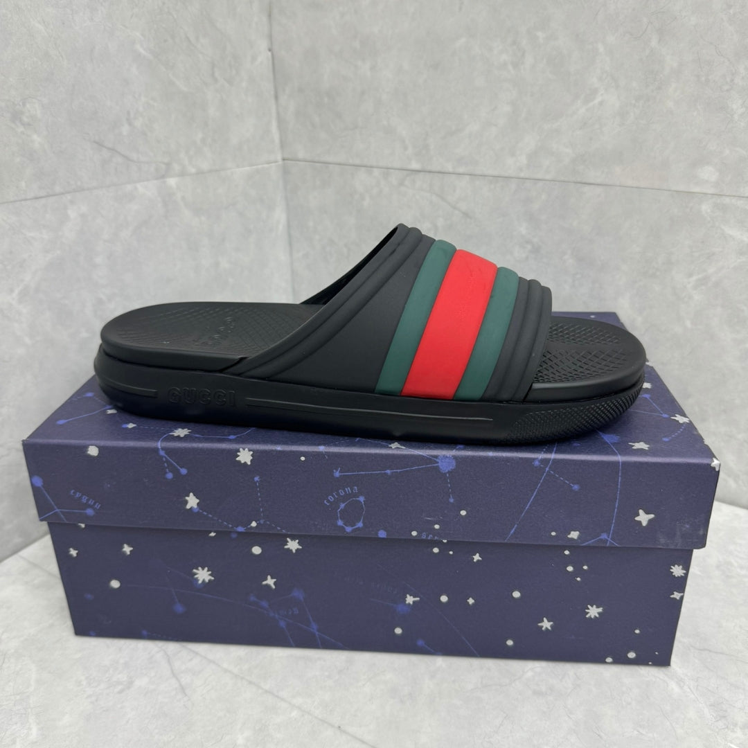 Chinelo Slide GG preto listras web