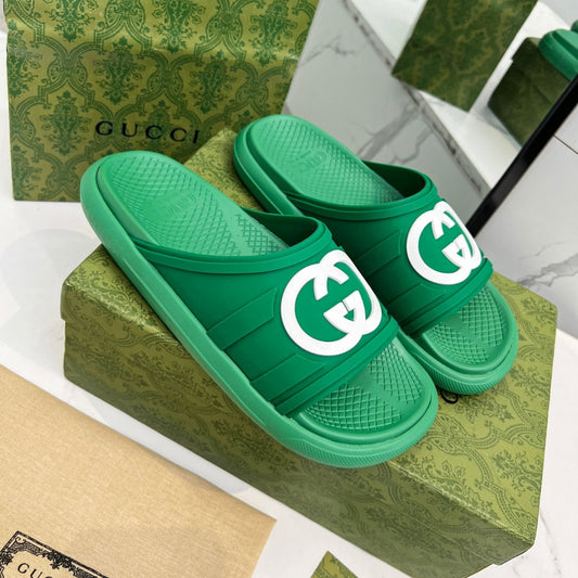 Chinelo Slide GG Interlocking Verde com logo