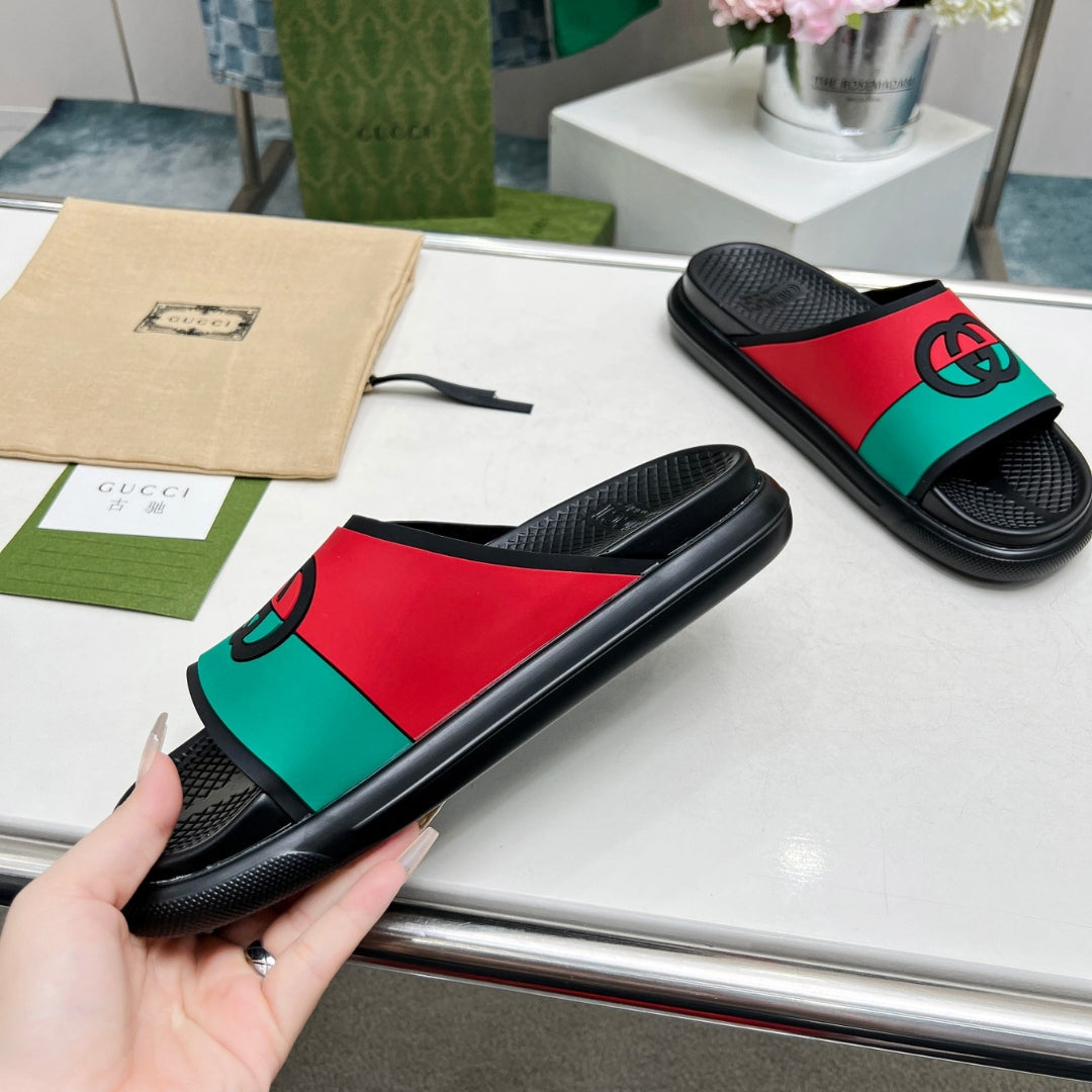 Chinelo Slide GG Interlocking preto com listras web