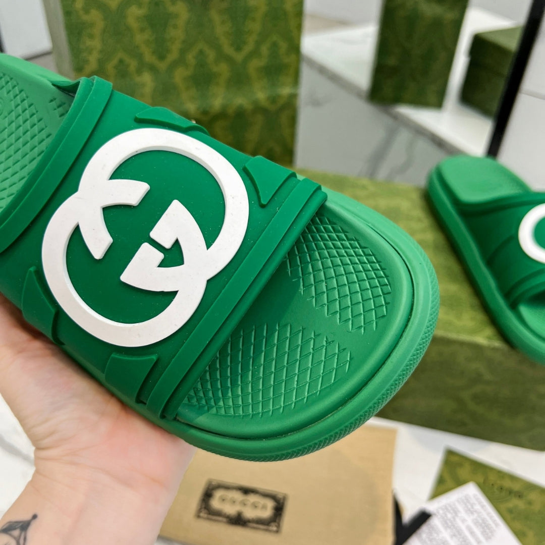 Chinelo Slide GG Interlocking Verde com logo