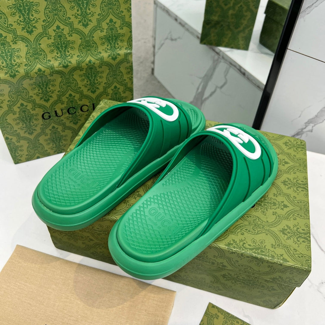 Chinelo Slide GG Interlocking Verde com logo