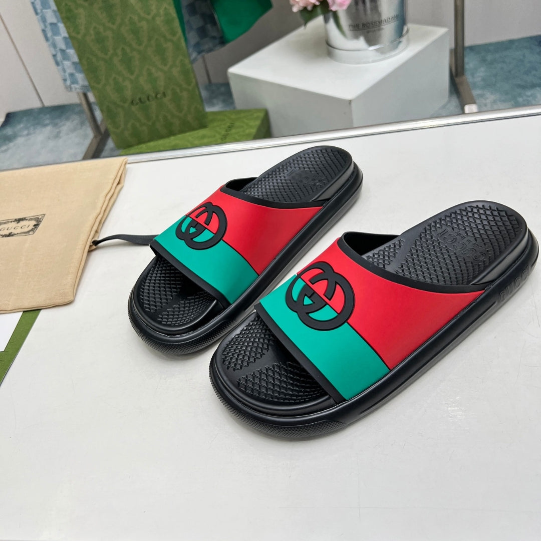 Chinelo Slide GG Interlocking preto com listras web