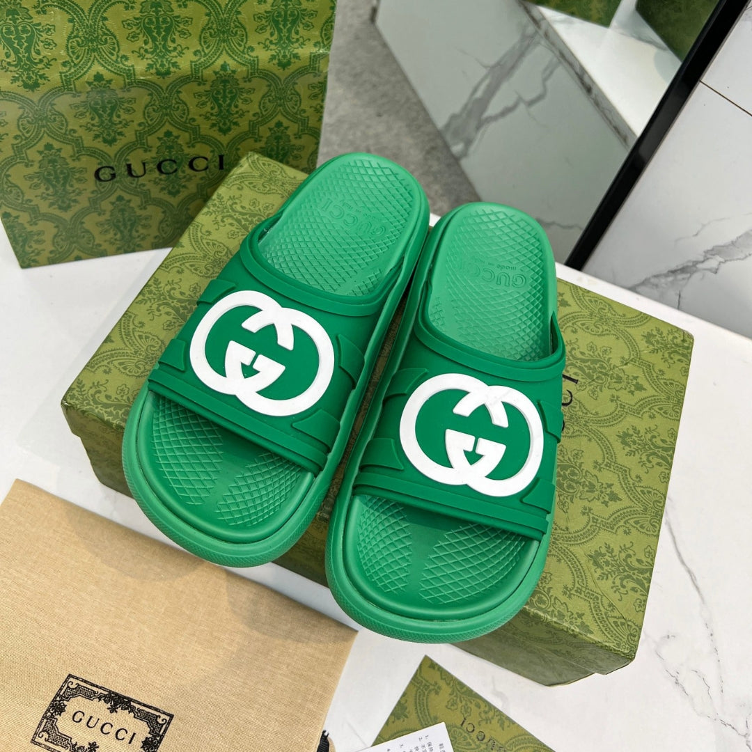 Chinelo Slide GG Interlocking Verde com logo