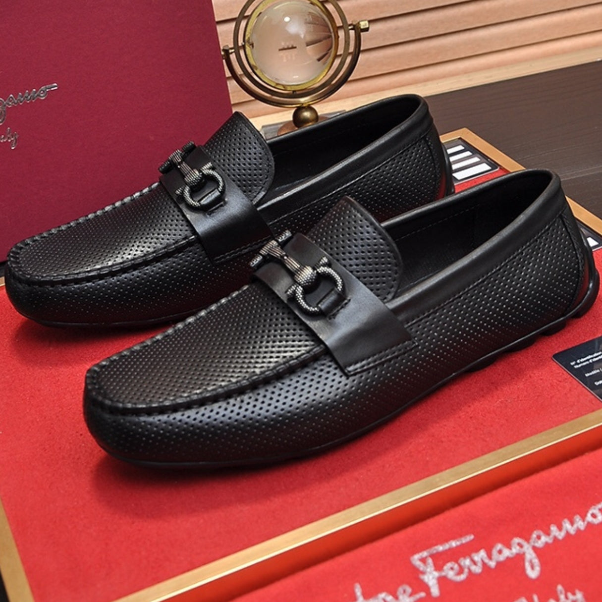 Mocassim Ferragam Social Couro Preto horsebit