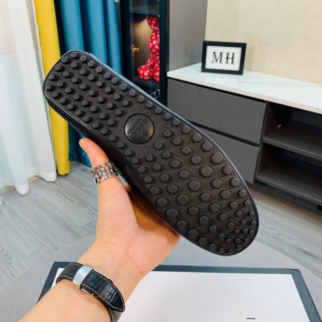 Mocassim GG Preto Couro com Faixa e Horsebit com detalhe