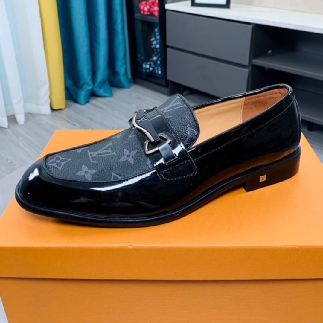 Sapato LV Social Couro Preto Brilhante Monograma azul logo pequena horsebit