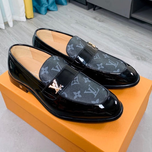 Sapato LV Social Couro Preto Brilhante monogram Azul e logo pequena canto