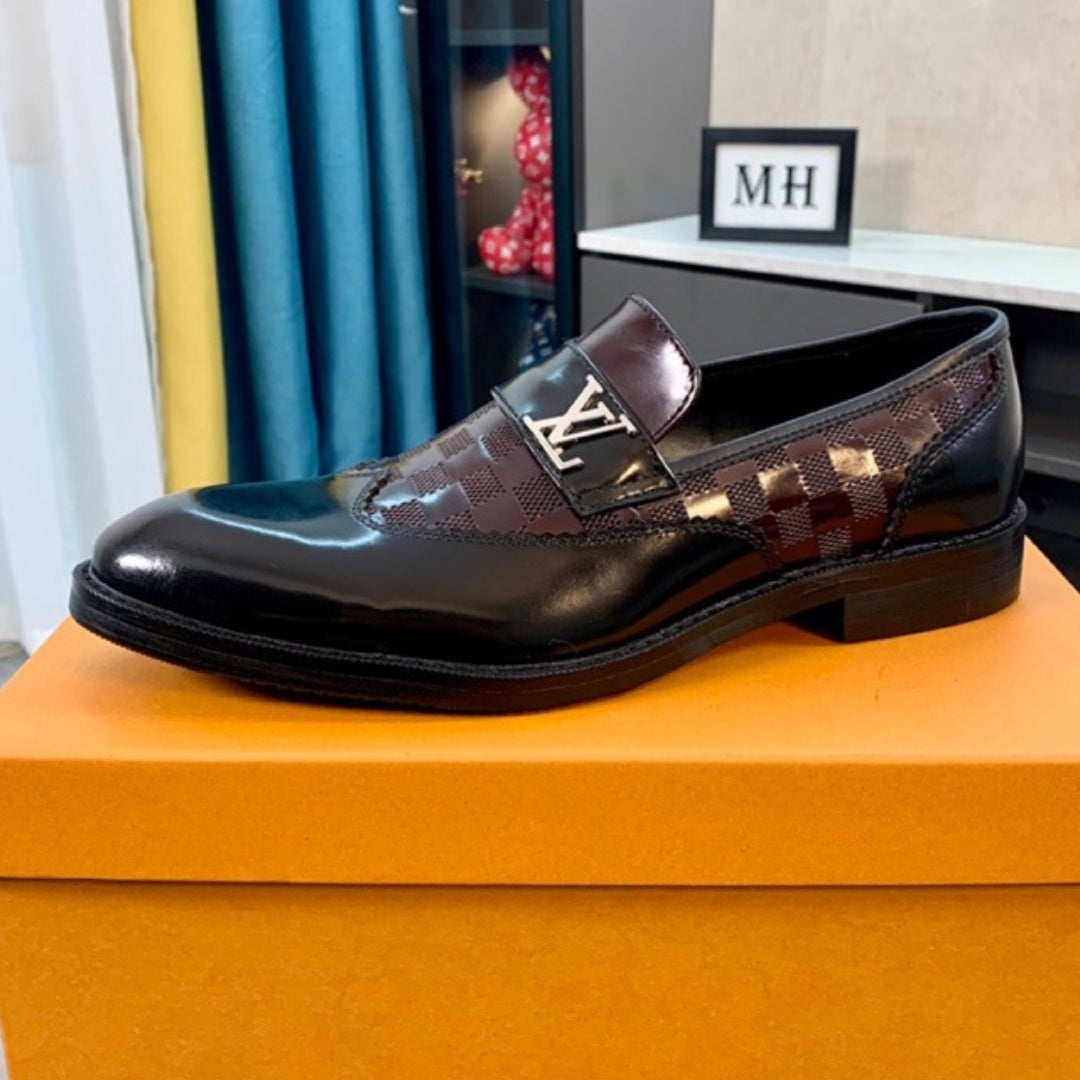 Sapato LV Social Couro Preto e detalhes logo canto