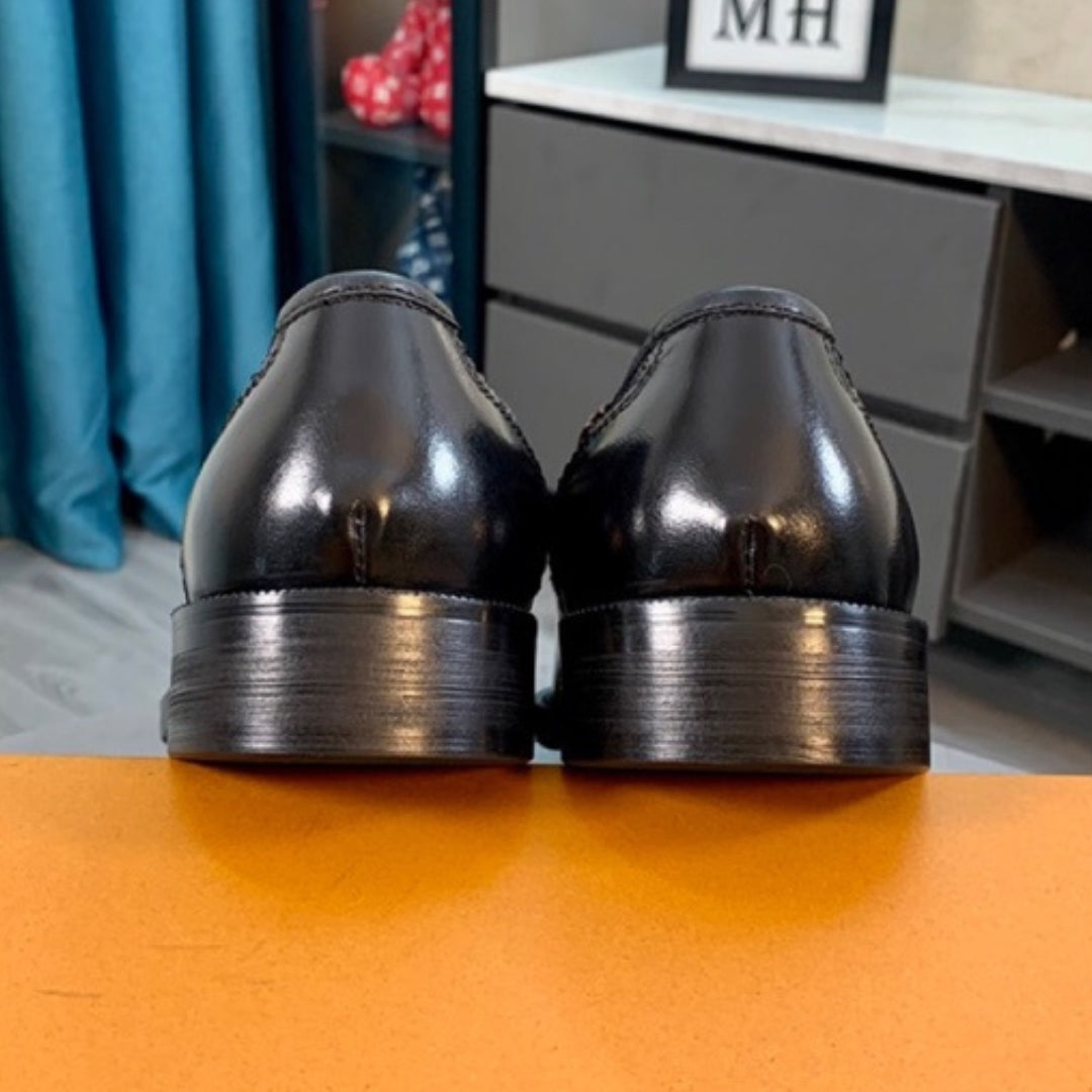 Sapato LV Social Couro Preto e detalhes logo canto
