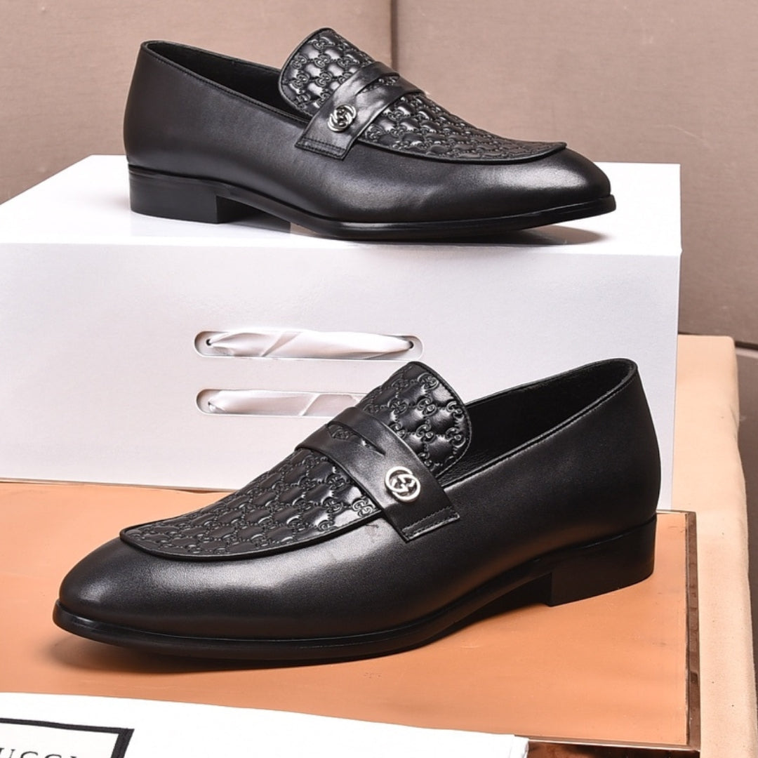 Sapato GG Social Couro Preto com detalhes canvas logo pequena interlocking lado