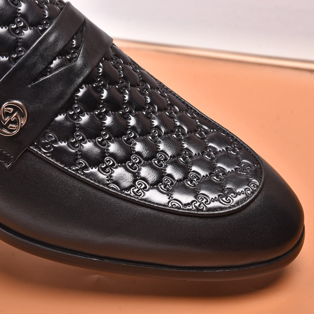 Sapato GG Social Couro Preto com detalhes canvas logo pequena interlocking lado