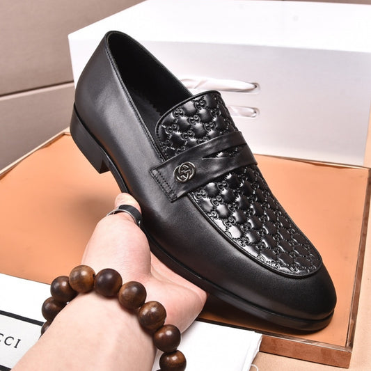 Sapato GG Social Couro Preto com detalhes canvas logo pequena interlocking lado