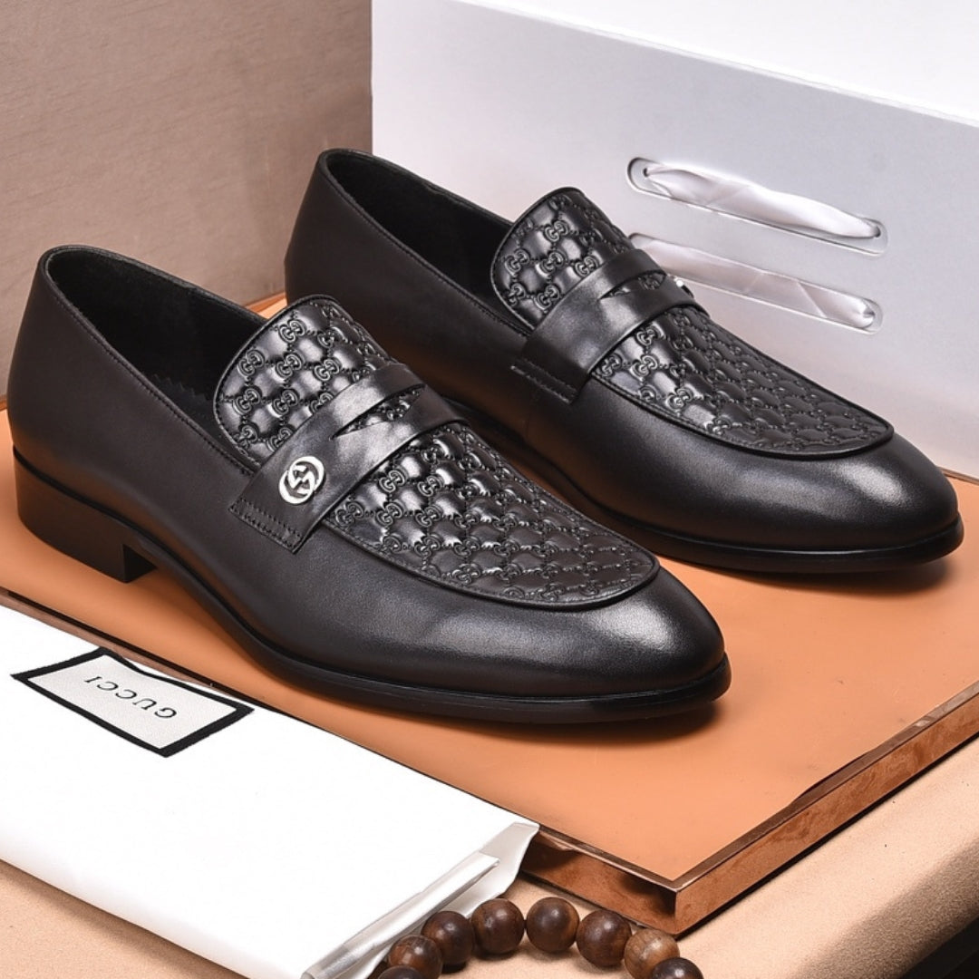 Sapato GG Social Couro Preto com detalhes canvas logo pequena interlocking lado