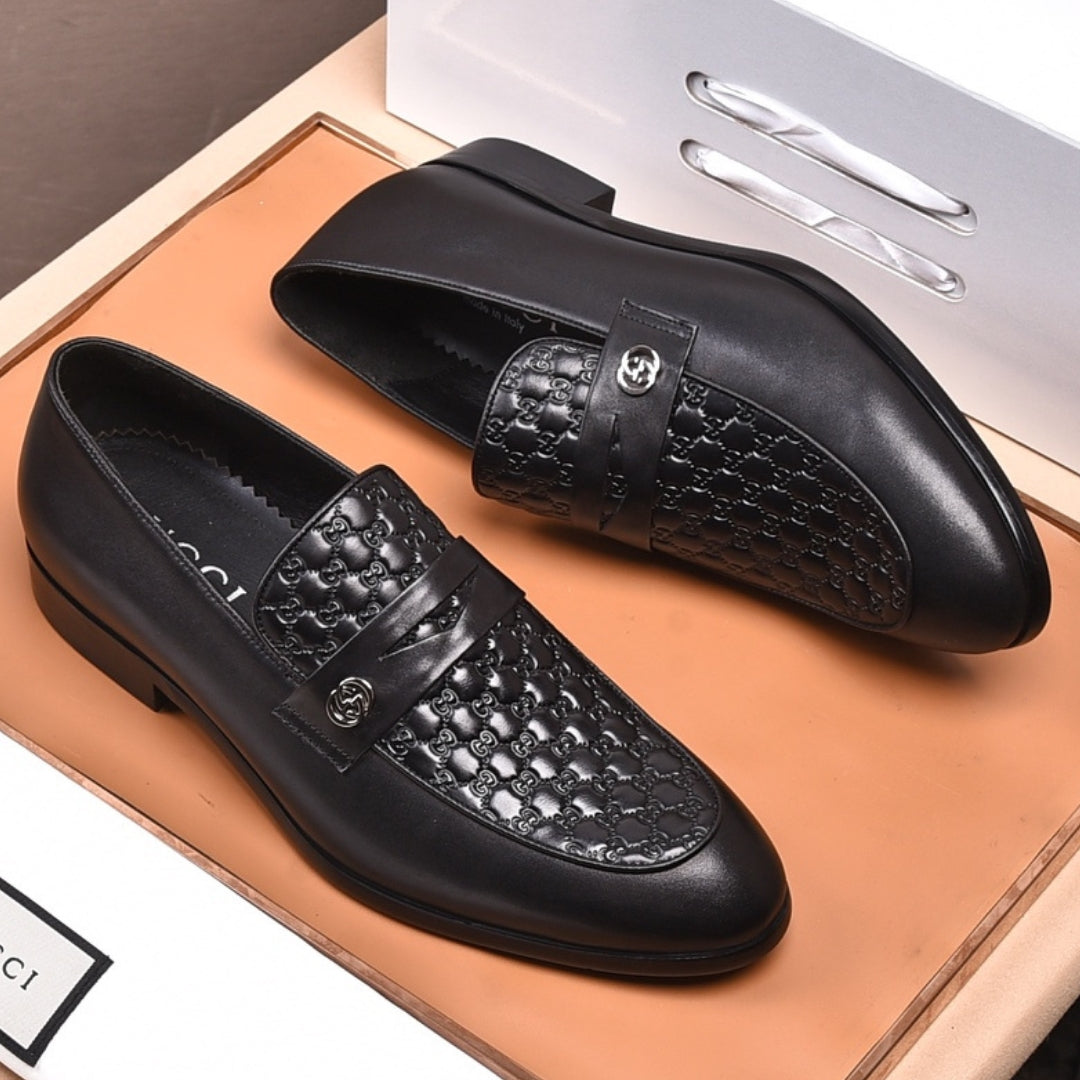 Sapato GG Social Couro Preto com detalhes canvas logo pequena interlocking lado
