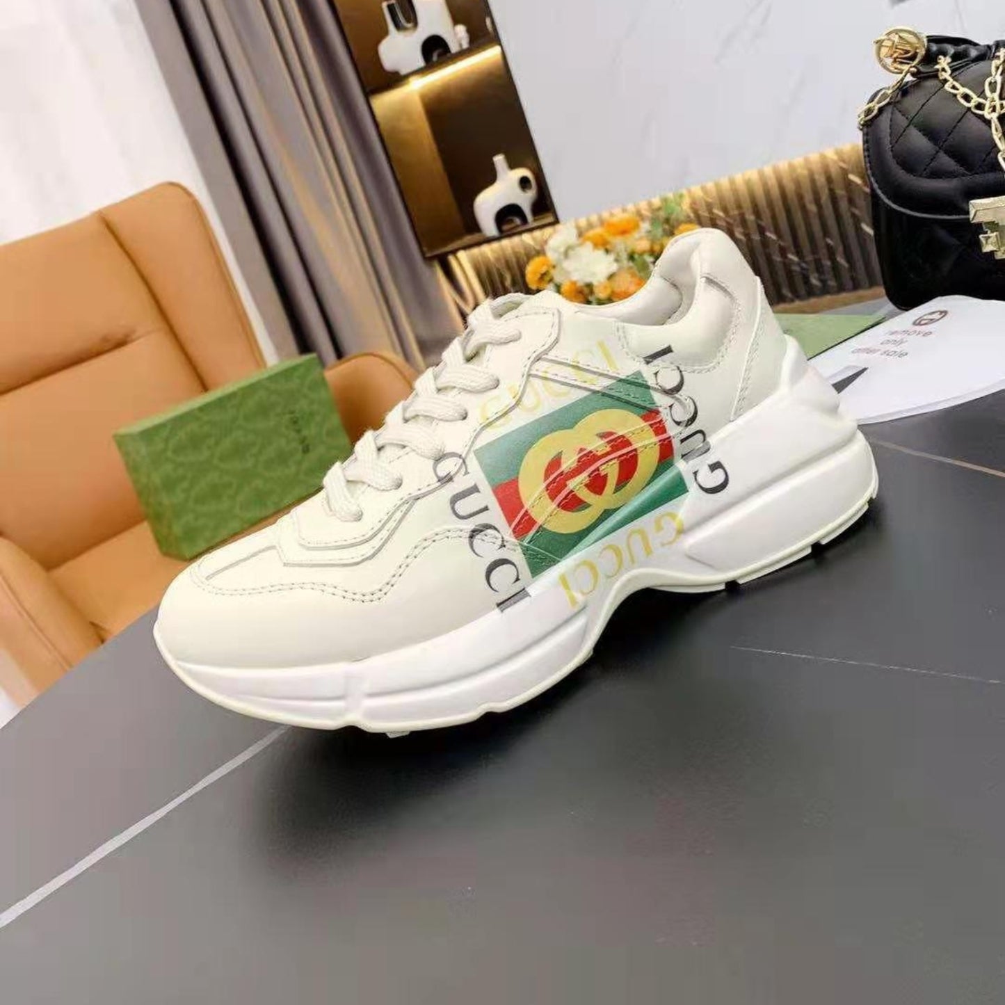 Tenis GG Rhyton Com Logo detalhe