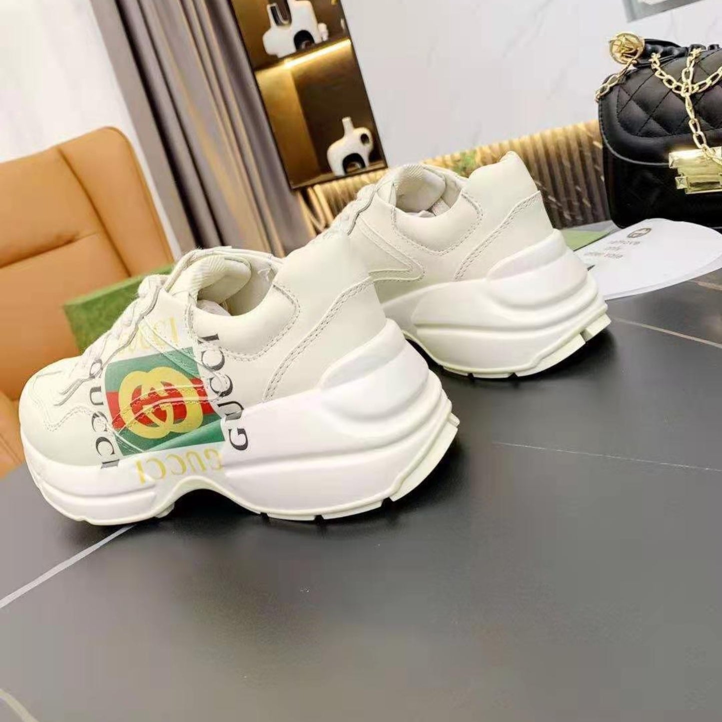 Tenis GG Rhyton Com Logo detalhe