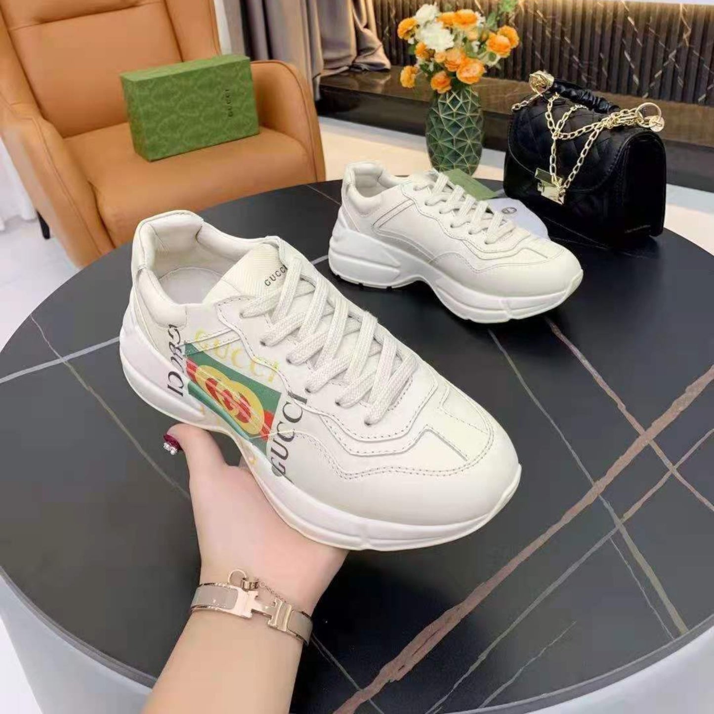 Tenis GG Rhyton Com Logo detalhe