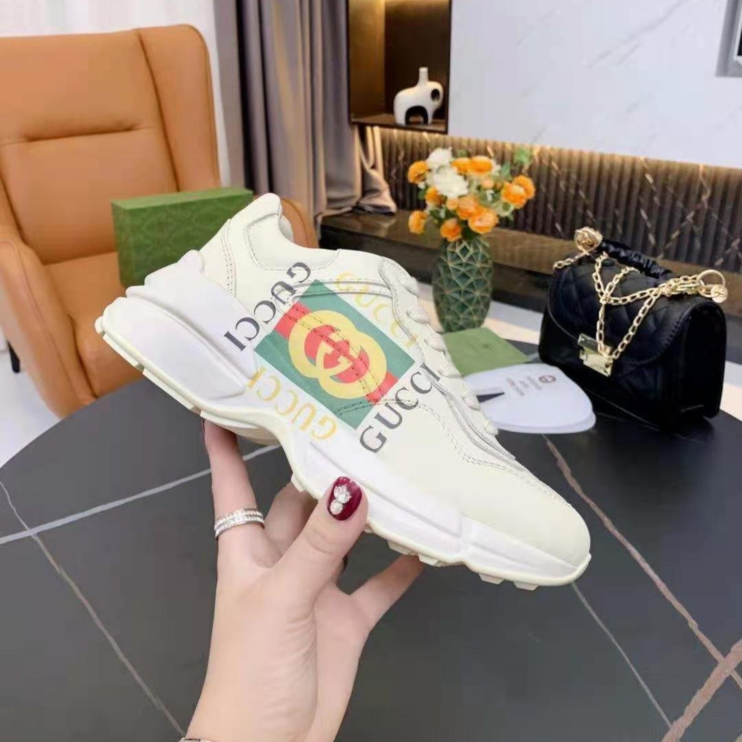 Tenis GG Rhyton Com Logo detalhe