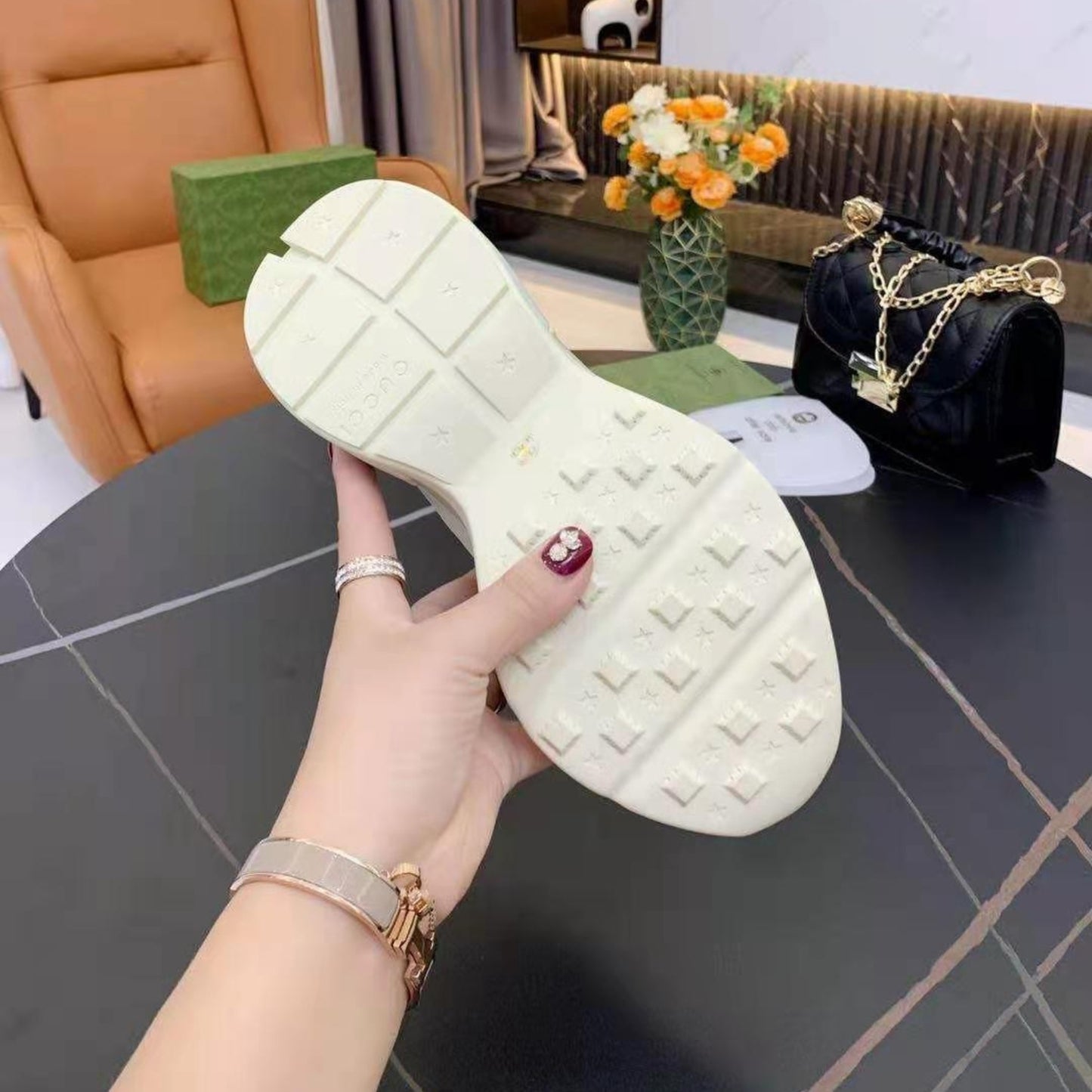 Tenis GG Rhyton Com Logo detalhe