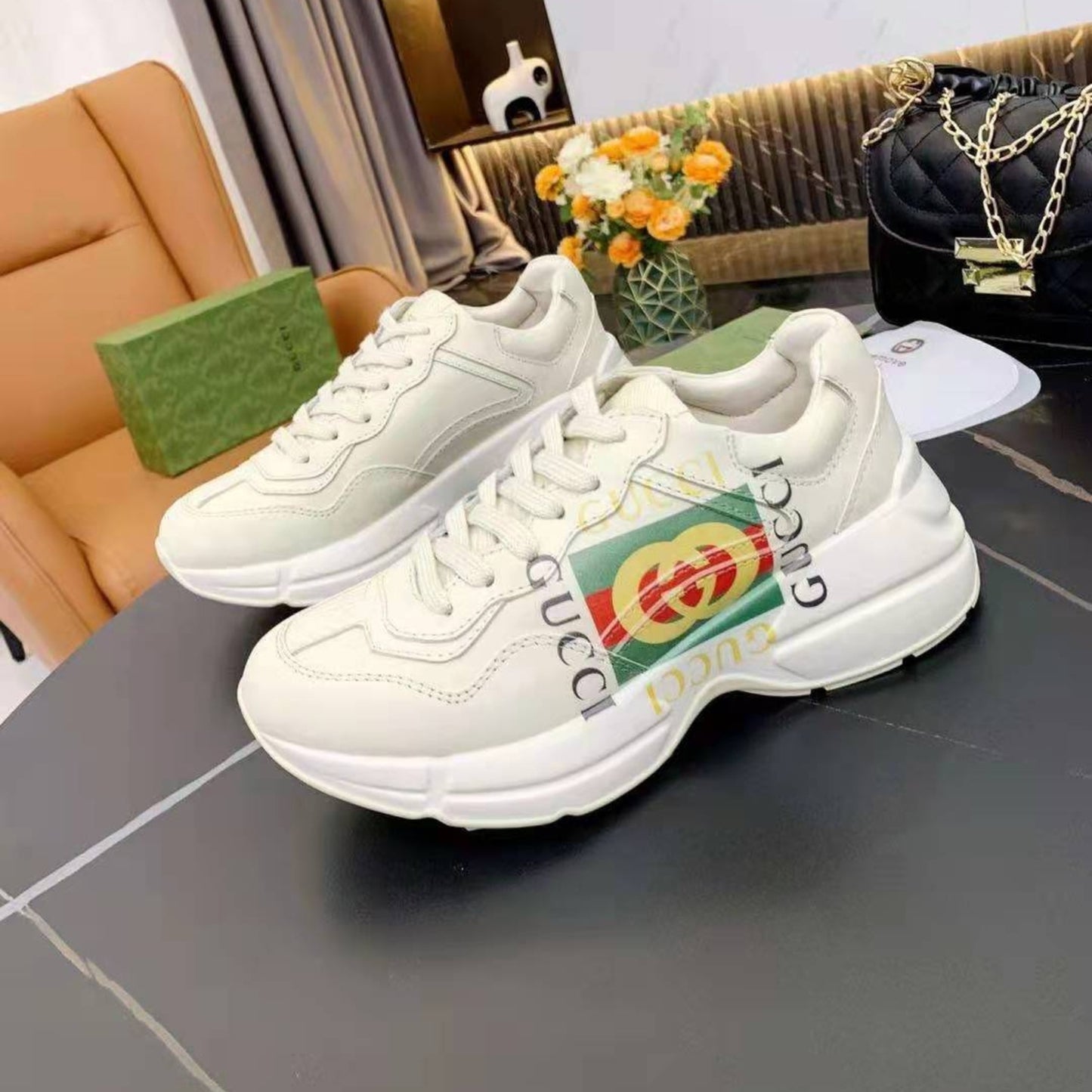 Tenis GG Rhyton Com Logo detalhe